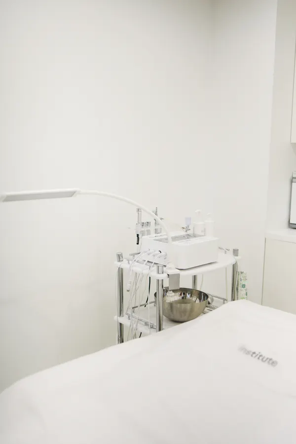 Device treatment room
